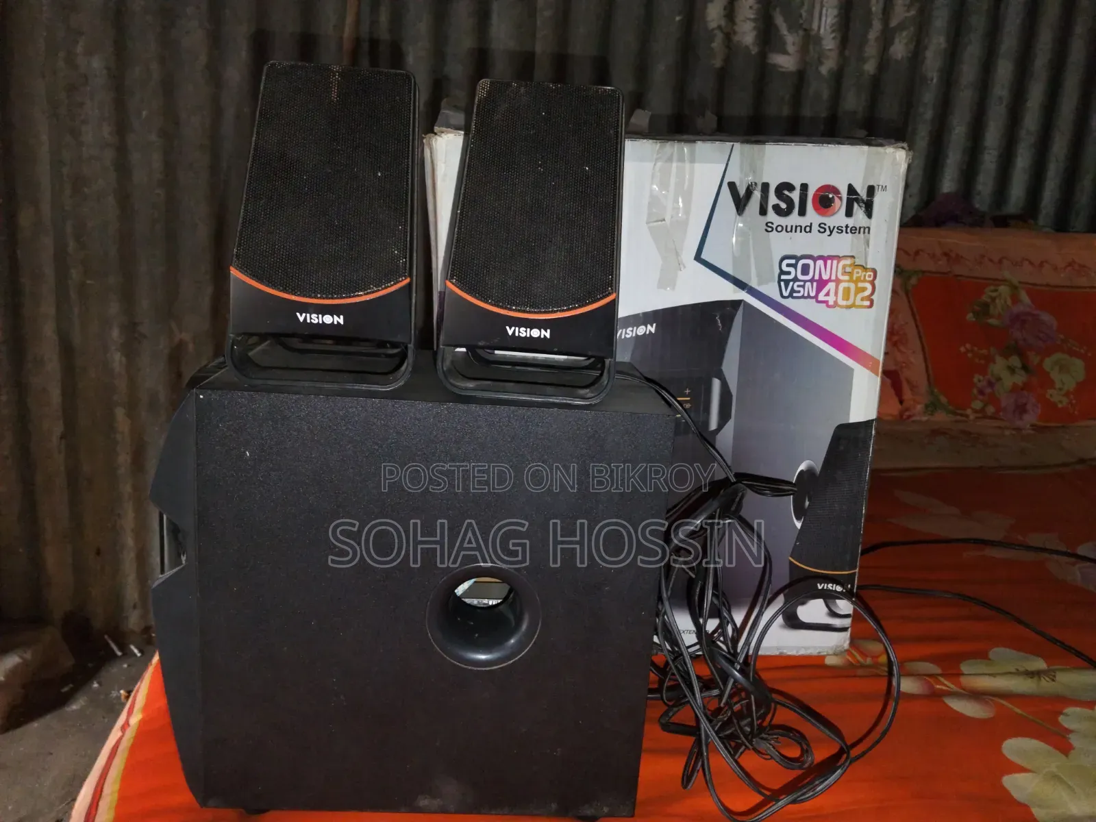 Selling due to urgent need of money. No problems at all. Purchased only 1 year ago.