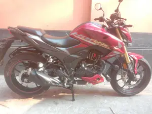 হোন্ডা হরনেট ২.০ ২০২৫ লাল
