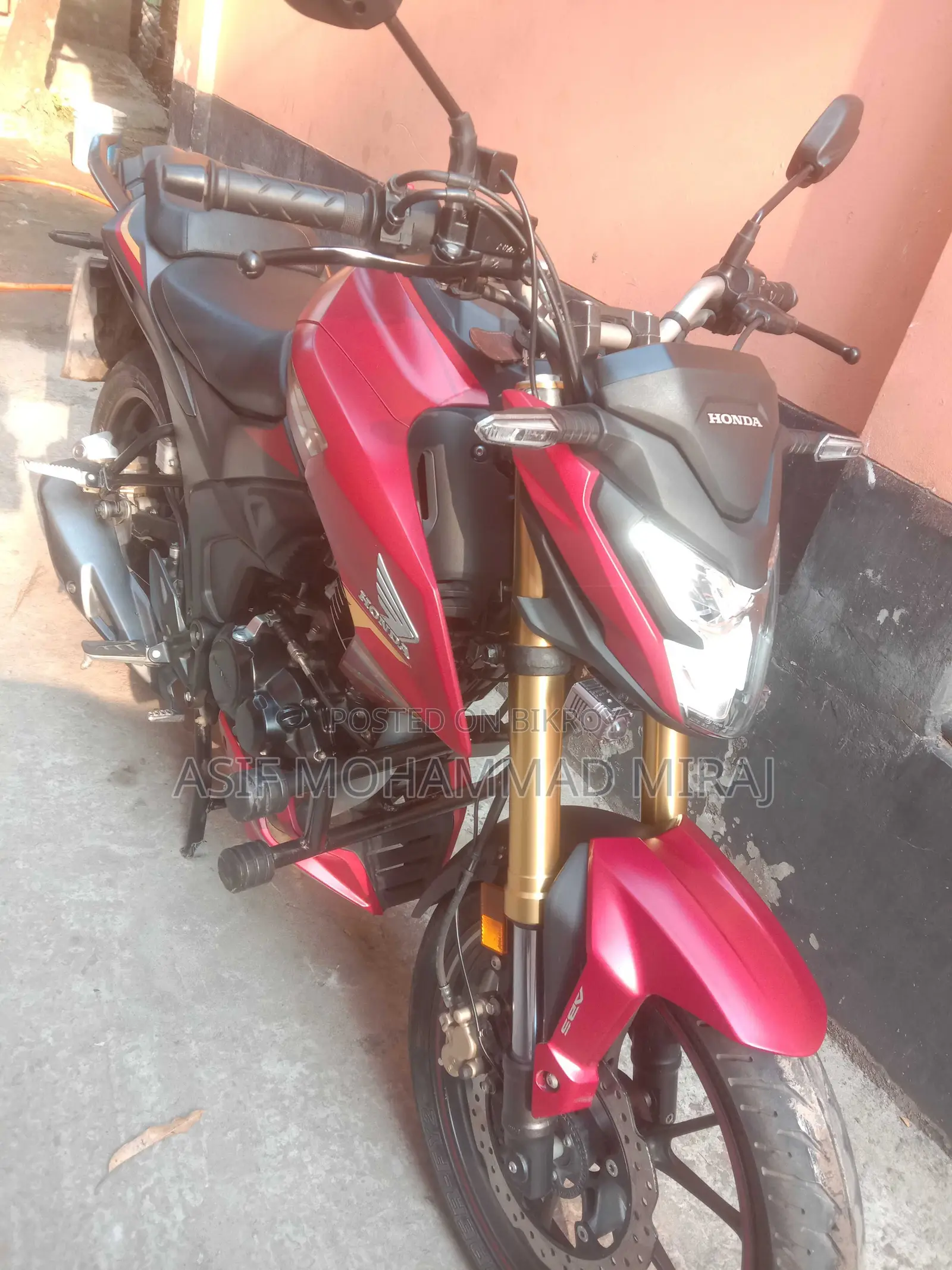 Honda Hornet 2.0 2025 Red