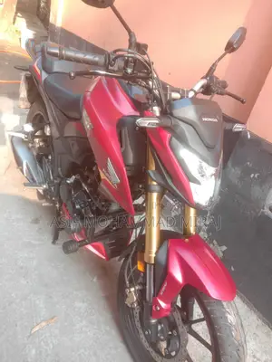 Honda Hornet 2.0 2025 Red