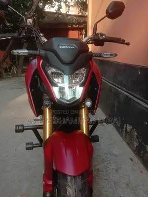 Honda Hornet 2.0 2025 Red