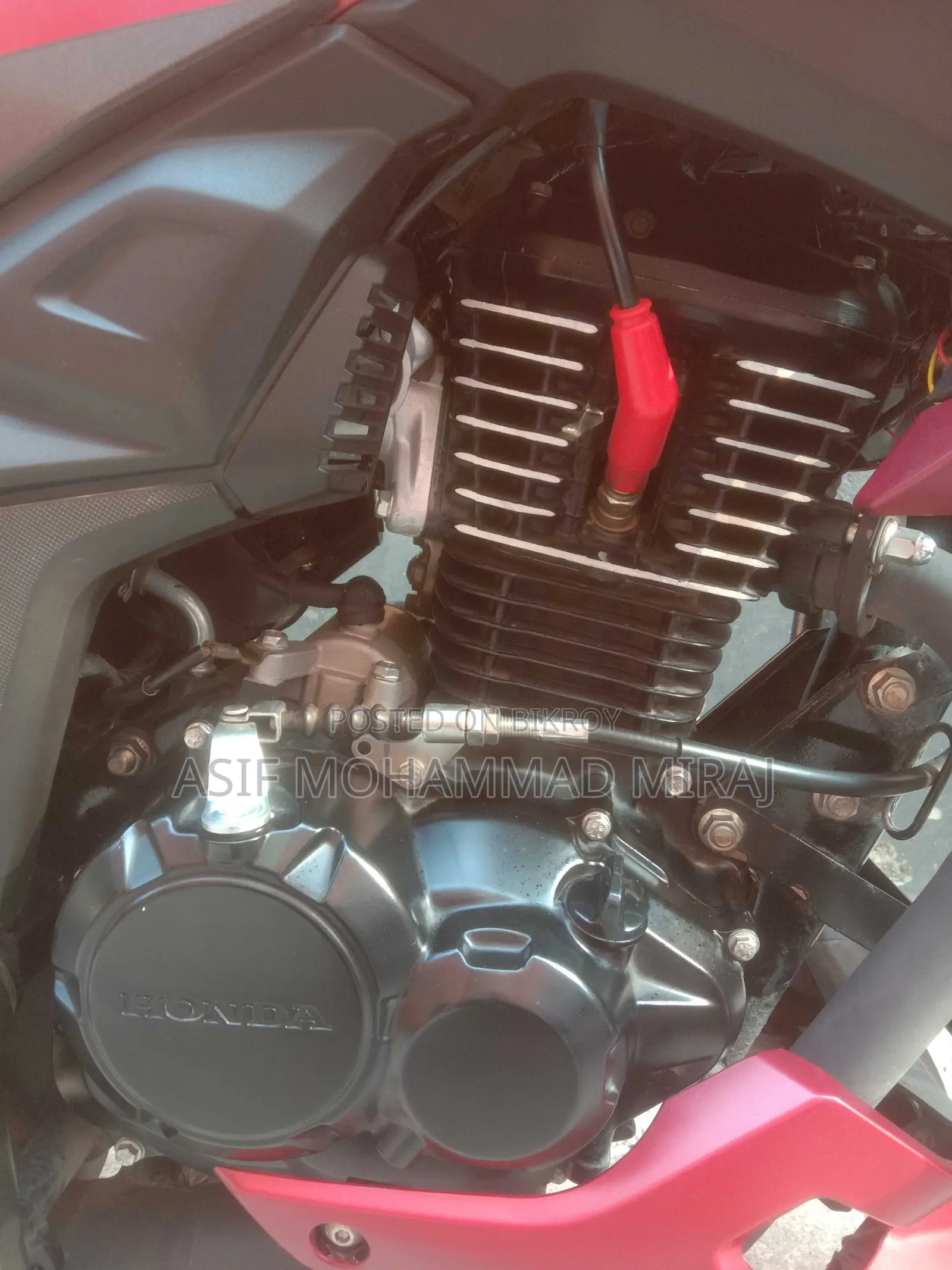 Honda Hornet 2.0 2025 Red