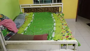 একটি ব্যবহৃত লোহার খাট বিক্রি হবে