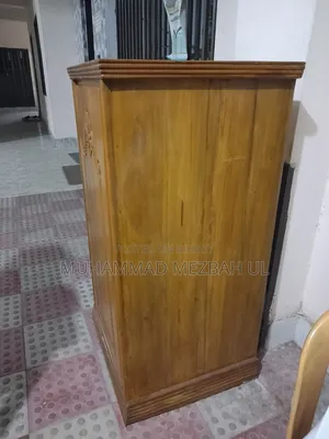ওয়ারড্রব কাঠের