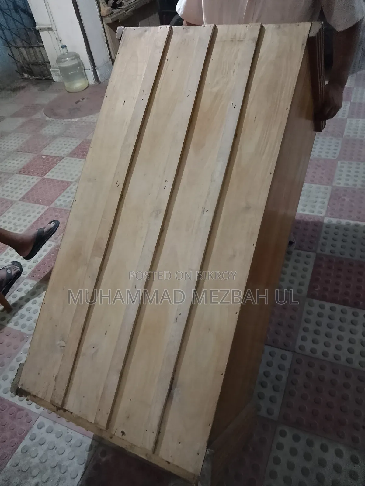ওয়ারড্রব কাঠের