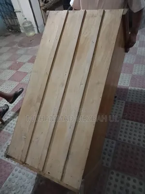 ওয়ারড্রব কাঠের