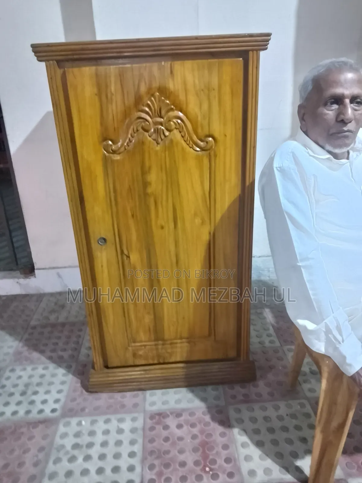 ওয়ারড্রব কাঠের