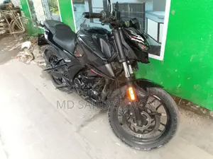 বাজাজ পালসার এন১৬০ ২০২২ কালো