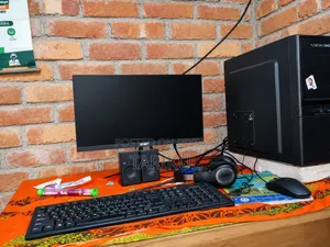 Desktop Computer 8GB AMD Ryzen 5 SSD 256GB