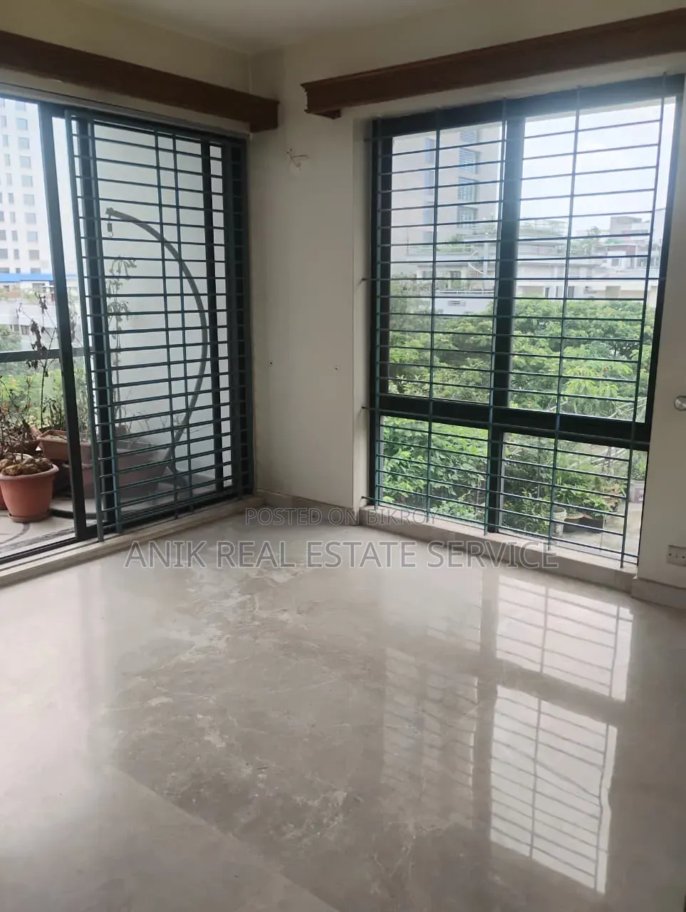 গুলশানের অনিক রিয়েল এস্টেটে ৩ বেডরুমের অ্যাপার্টমেন্ট বিক্রয়ের জন্য