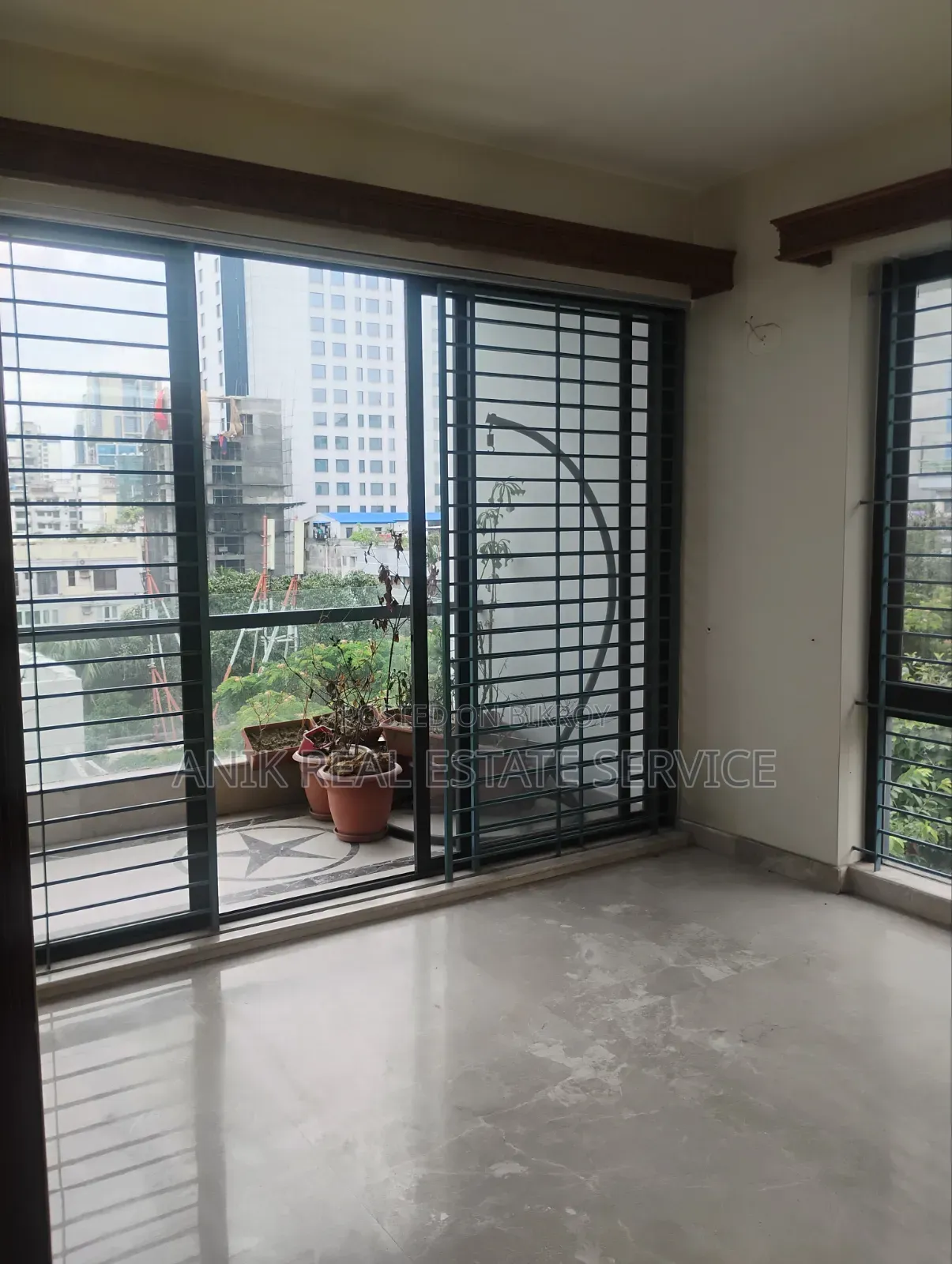 গুলশানের অনিক রিয়েল এস্টেটে ৩ বেডরুমের অ্যাপার্টমেন্ট বিক্রয়ের জন্য