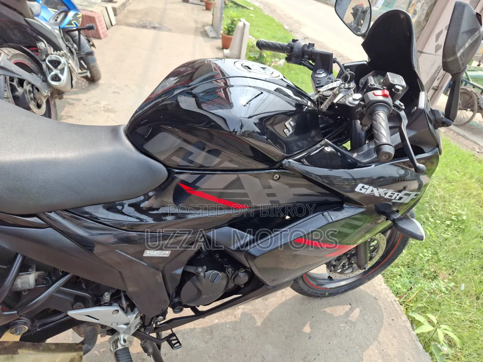 সুজুকি জিক্সার এসএফ ২০২০ ব্ল্যাক