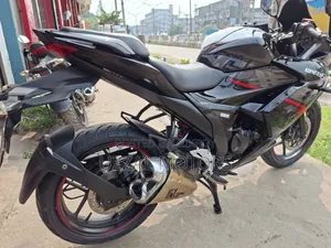 সুজুকি জিক্সার এসএফ ২০২০ ব্ল্যাক