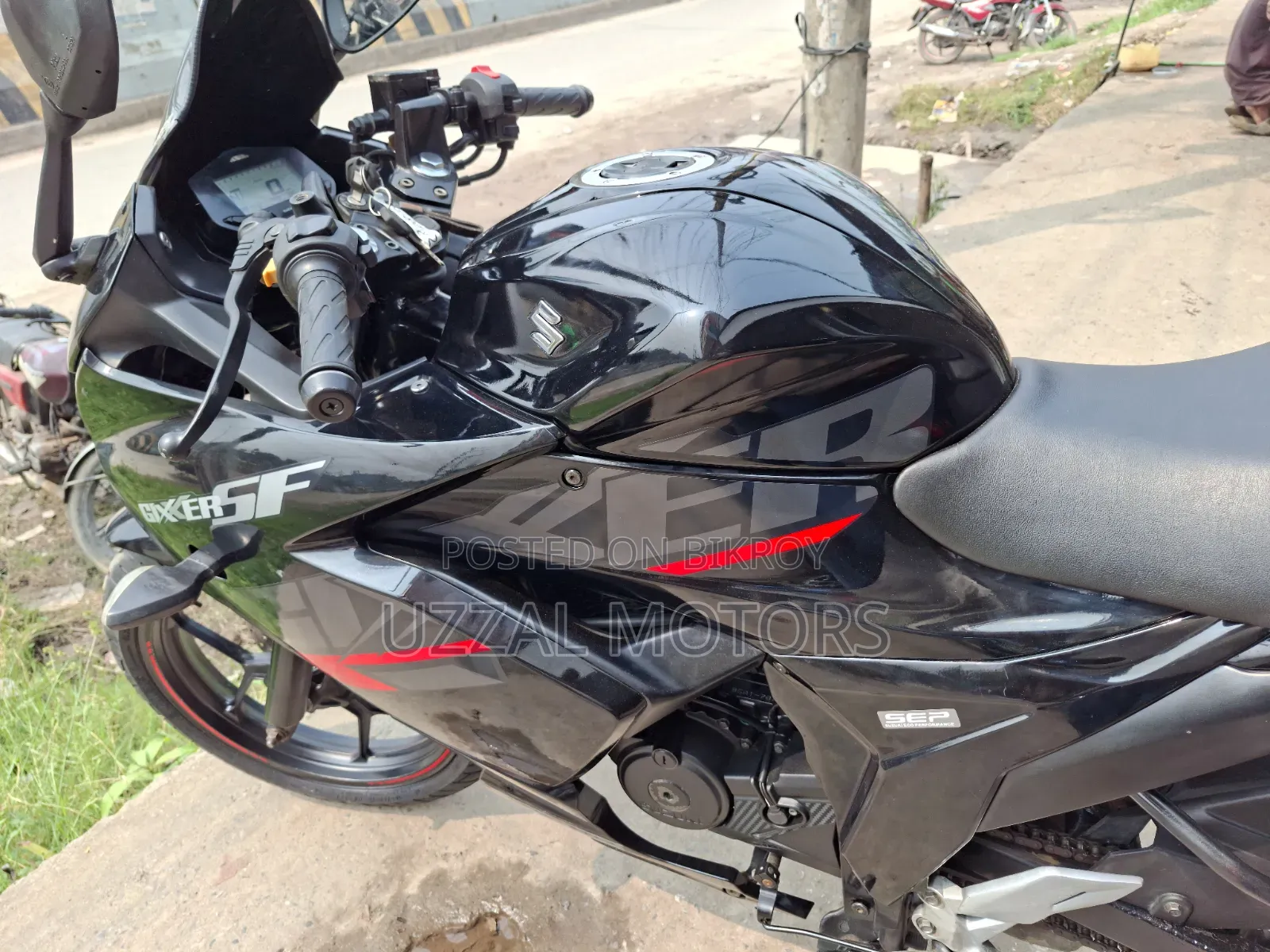 সুজুকি জিক্সার এসএফ ২০২০ ব্ল্যাক
