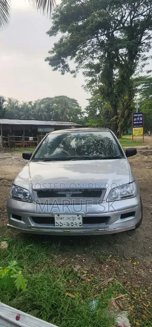 মিতসুবিশি ল্যান্সার ২০০২ সিলভার