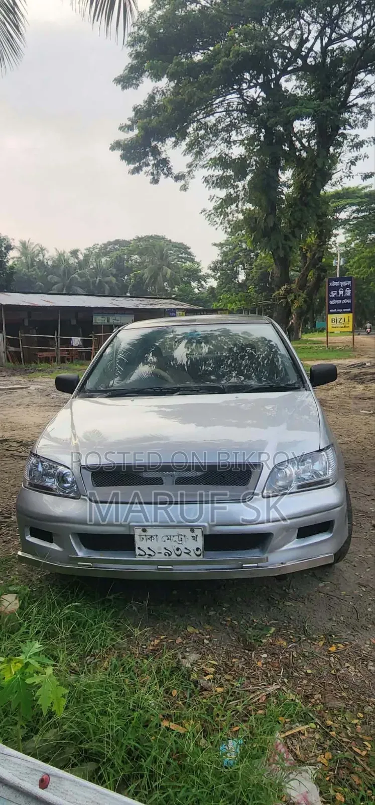মিতসুবিশি ল্যান্সার ২০০২ সিলভার