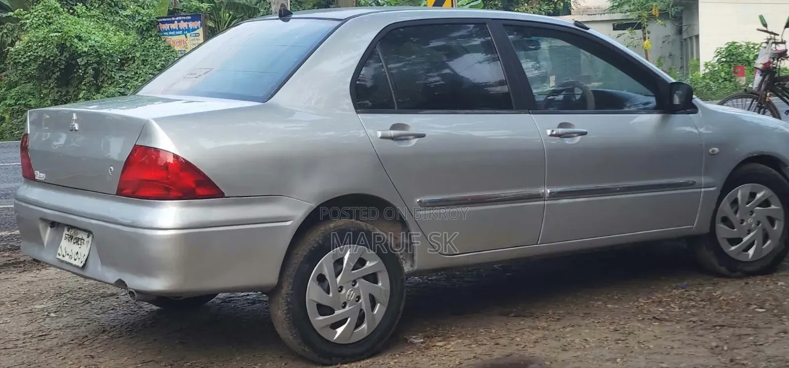 মিতসুবিশি ল্যান্সার ২০০২ সিলভার