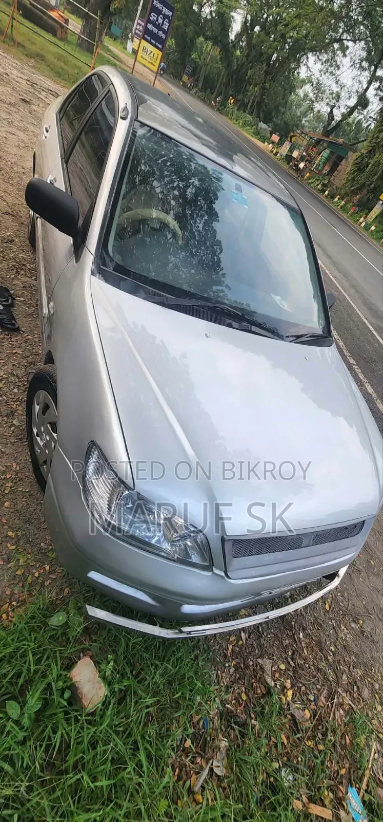 মিতসুবিশি ল্যান্সার ২০০২ সিলভার