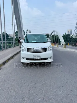 Toyota Noah 2010 White