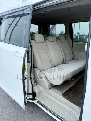 Toyota Noah 2010 White