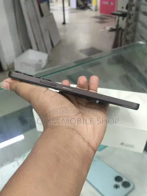 Vivo Y27 128 GB Red