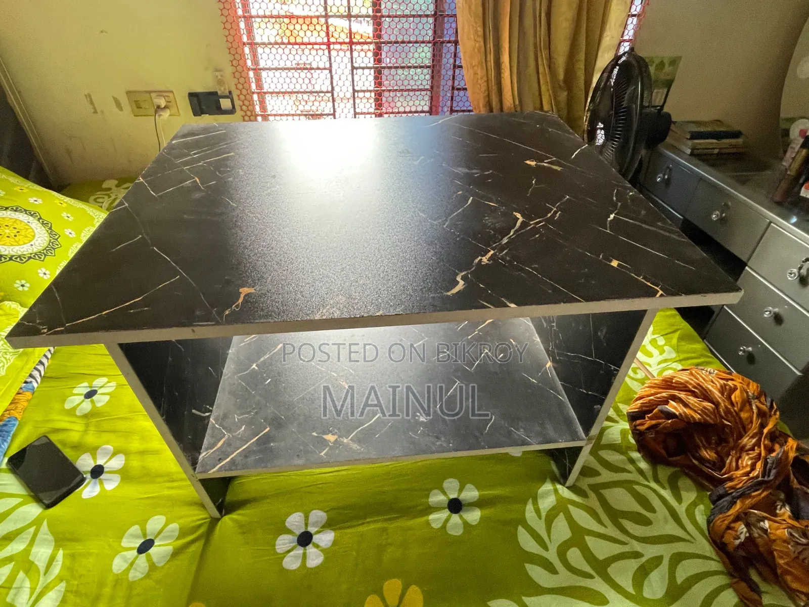 সুন্দর ডিজাইনের কাঠের ল্যাপটপ/পড়ার টেবিল (ফ্রেশ কন্ডিশন)