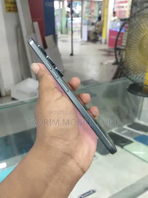 টেকনো ক্যামন ৪০ প্রো ৪জি ১২৮ জিবি ব্ল্যাক
