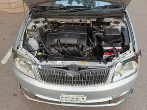 টয়োটা করোল্লা সেডান ২০০৪ সিলভার