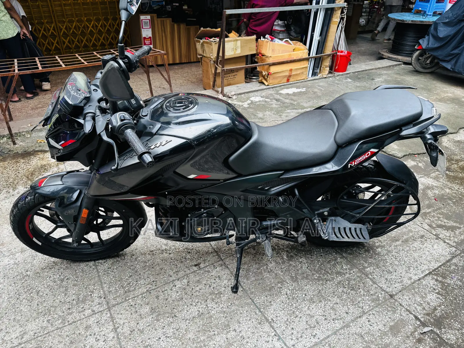 Bajaj Pulsar N250 2023 Black