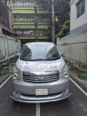 Toyota Noah 2011 Silver