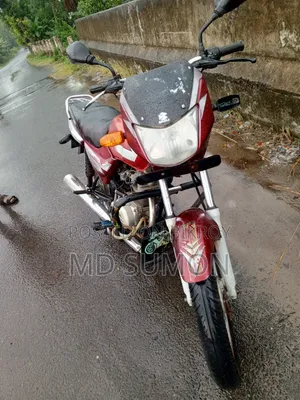 বাজাজ সিটি ১০০ ২০১৬ রেড