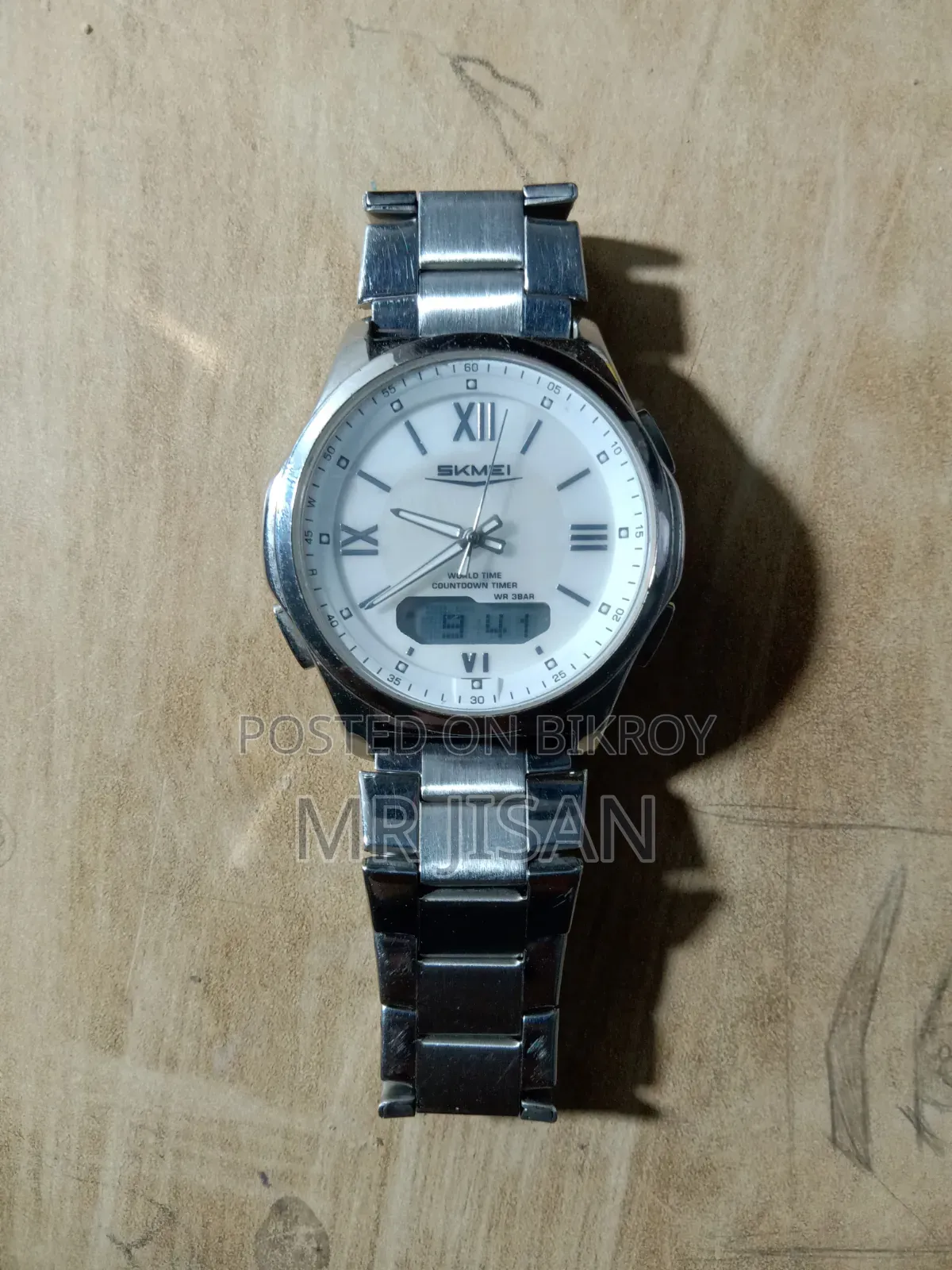 Good quality watch for sale. 100% original and water-resistant. Skmei 2459
