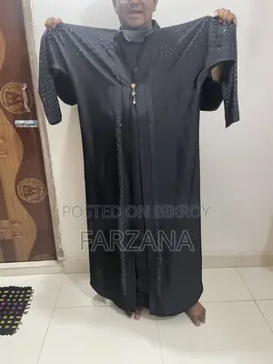 সৌদি থেকে আনা বোরকা। ৪৬সাইজ ৩টা কালার আছে।গায়ে হয় না তাই বিক্রি করব