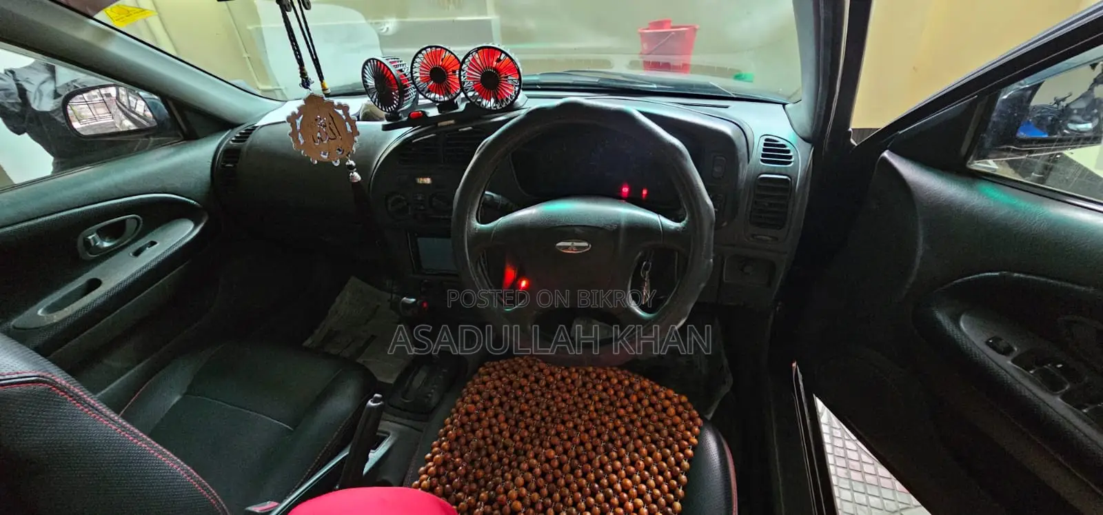 মিতসুবিশি ল্যান্সার ১৯৯৯ কালো