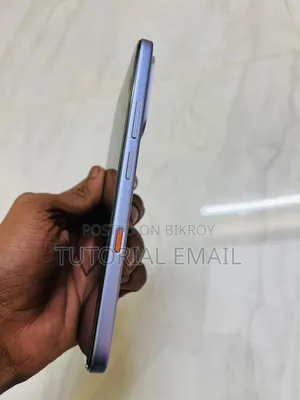 Infinix Hot 70 128 GB Purple
