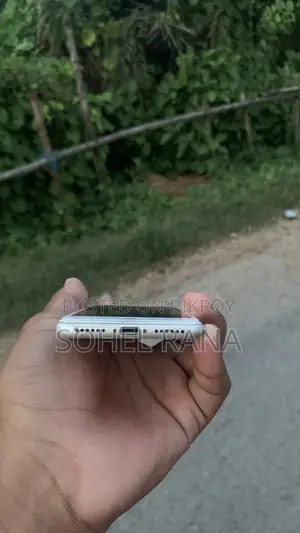 Apple iPhone 8 64 GB White