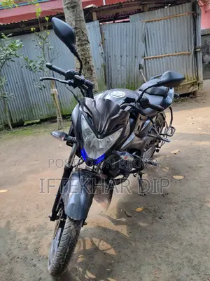 বাজাজ পালসার এনএস ১৬০ ২০১৮ ব্ল্যাক