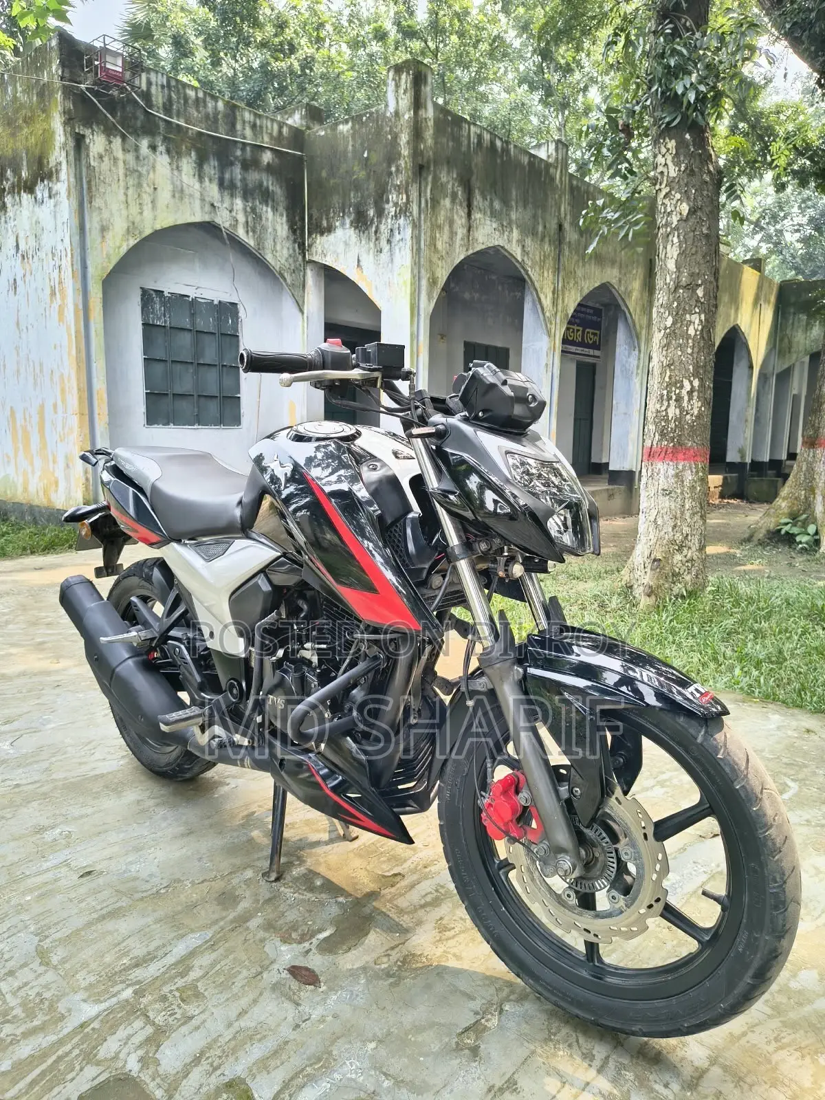 TVS Apache 160 4V 2023 Black