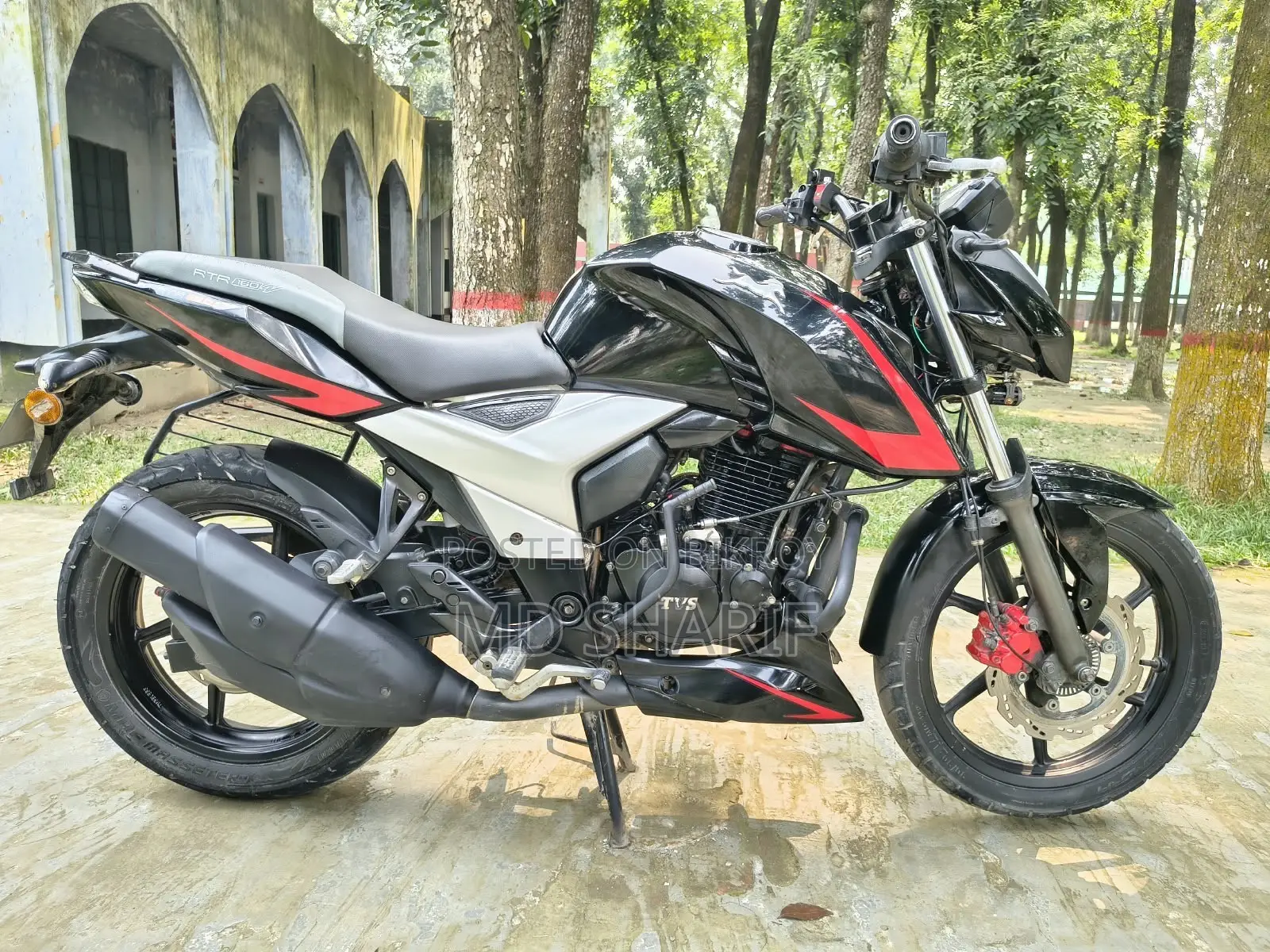 TVS Apache 160 4V 2023 Black