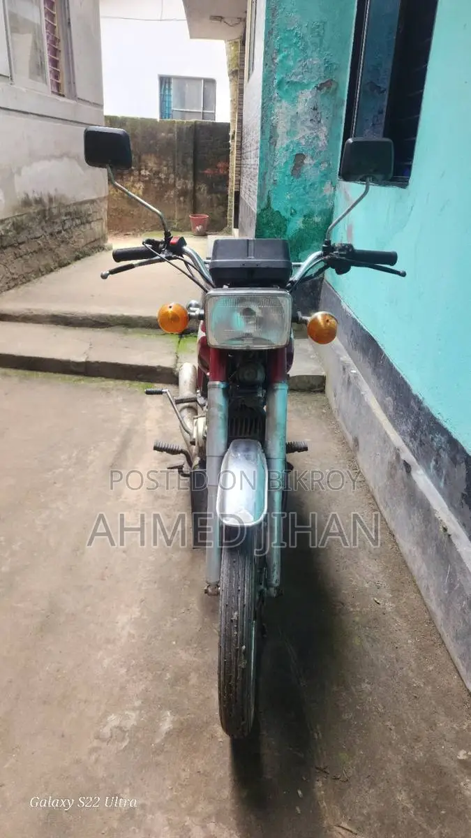 হোন্ডা ১৯৮৯ লাল
