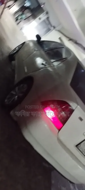 টয়োটা করোল্লা ২০০২ হোয়াইট