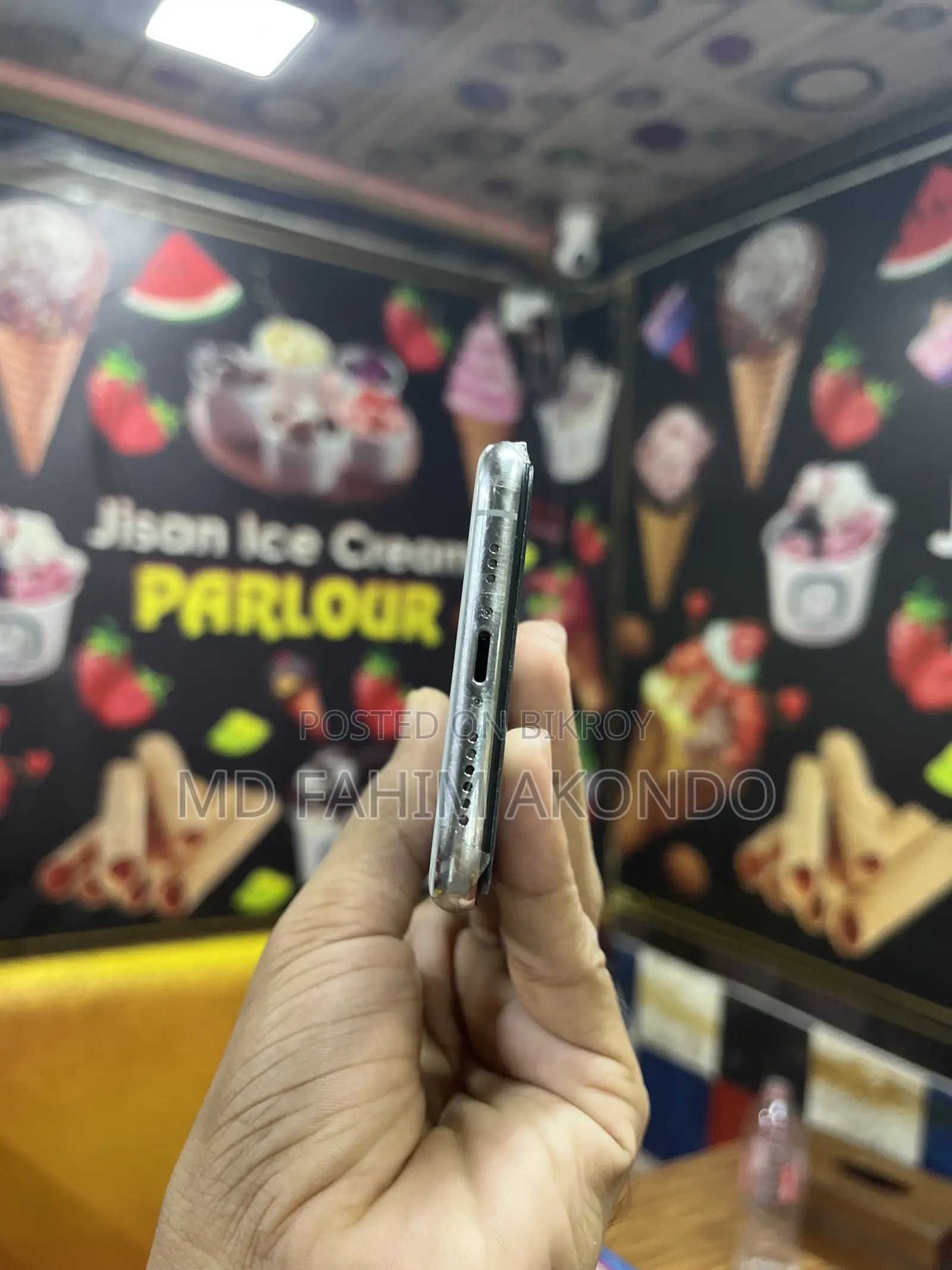 Apple iPhone XS 64 GB White
