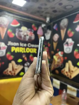 Apple iPhone XS 64 GB White