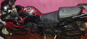 ইয়ামাহা ফেজার ভি১ ২০১৩ কালো