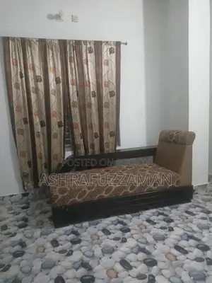 একটি সুন্দর সিপ্রিং গদি আরামদায়ক ডিভাইন