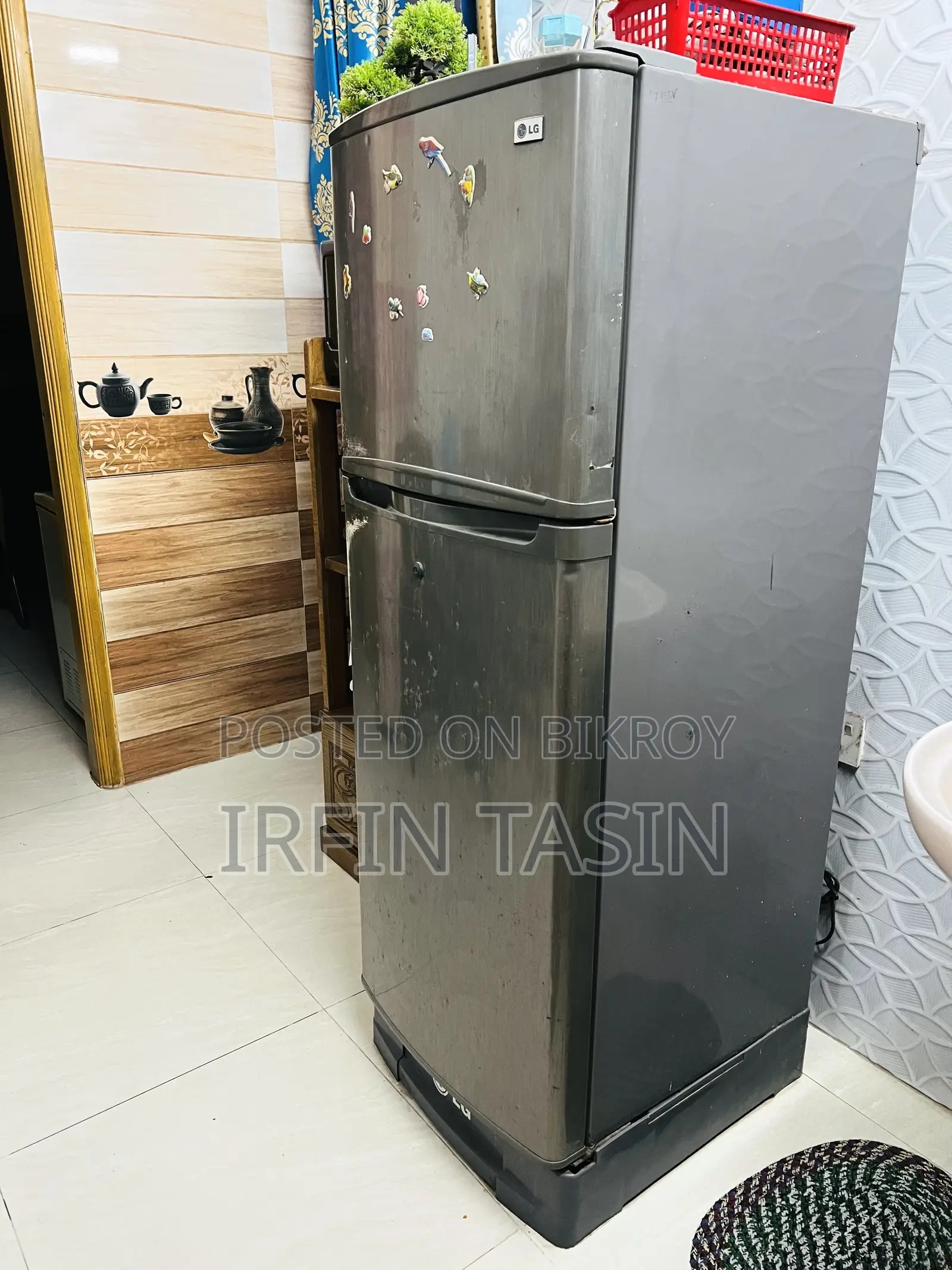 LG Fridge Is for Sell.