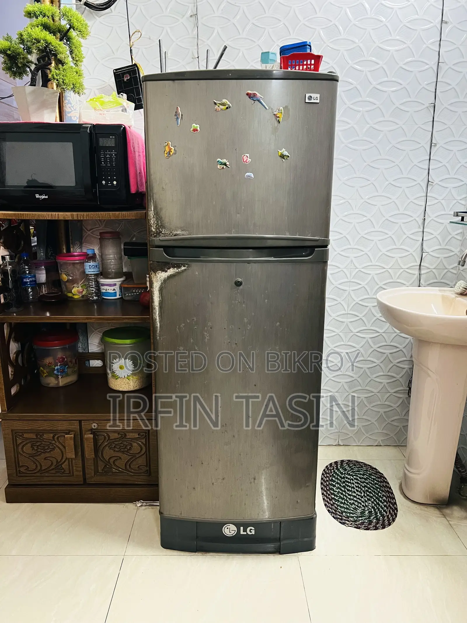 LG Fridge Is for Sell.