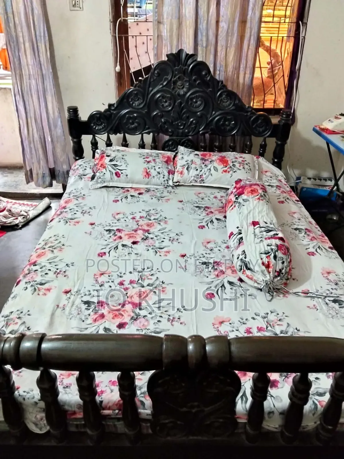 কারুকাজ করা সুন্দর কাঠের খাট বিক্রি হবে