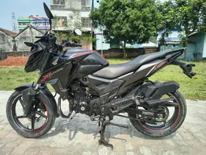 হোন্ডা এক্স-ব্লেড ১৬০ ২০২২ কালো