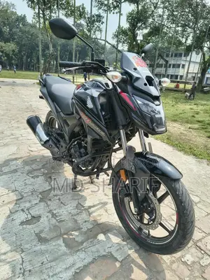 হোন্ডা এক্স-ব্লেড ১৬০ ২০২২ কালো